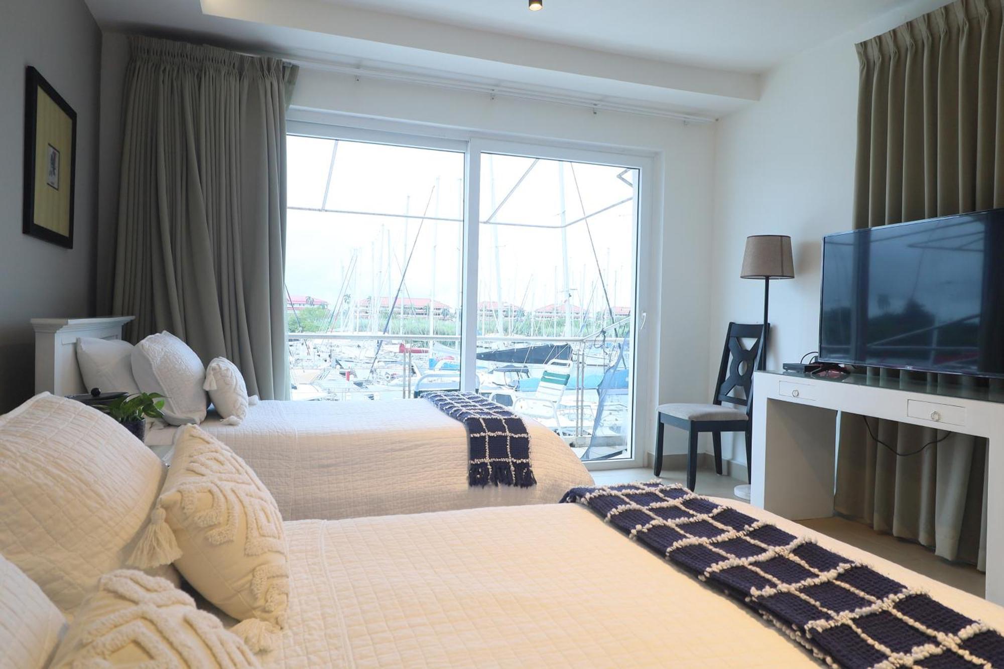 Marina Hotel At Shelter Bay Колон Екстериор снимка