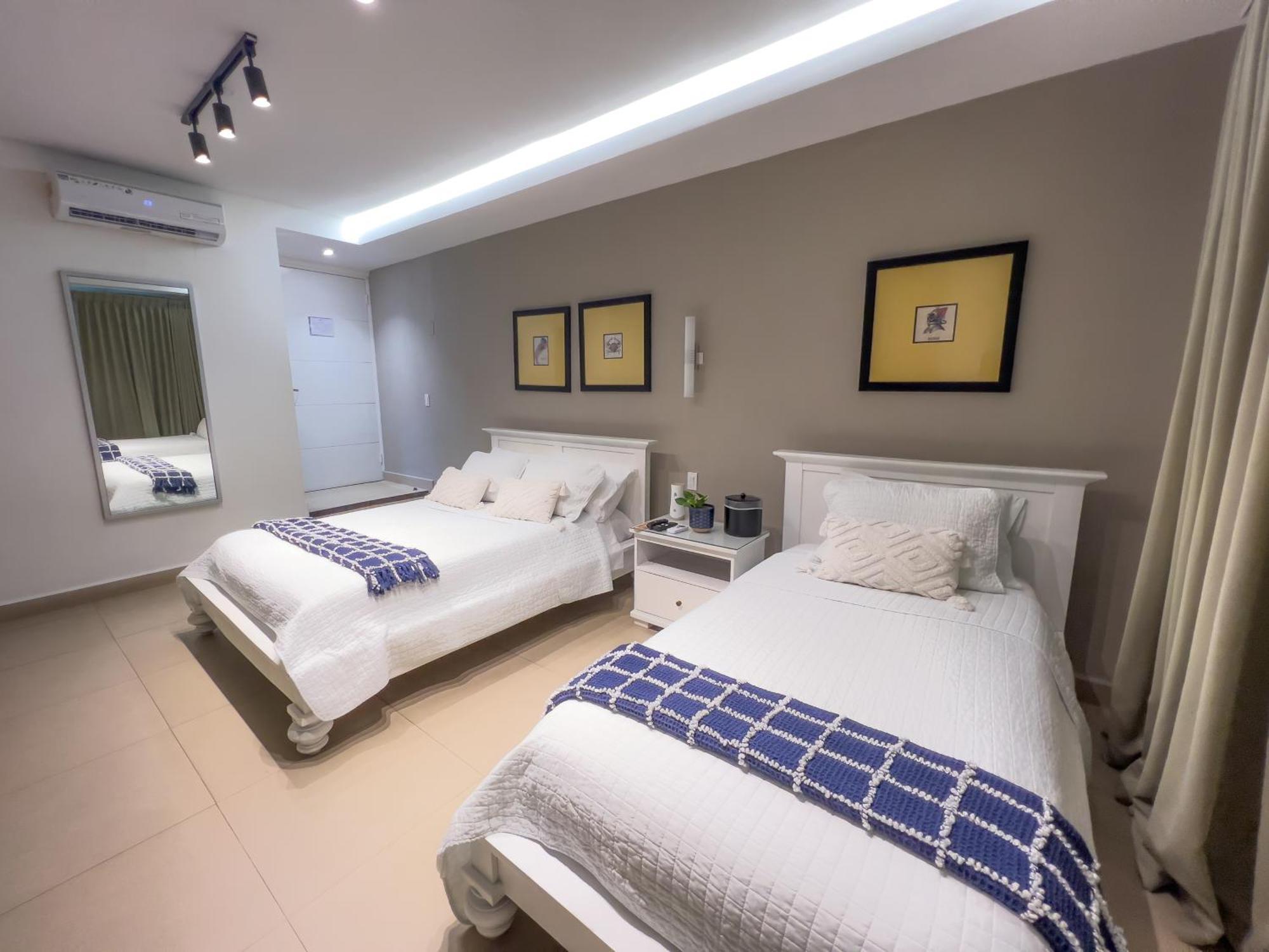 Marina Hotel At Shelter Bay Колон Екстериор снимка