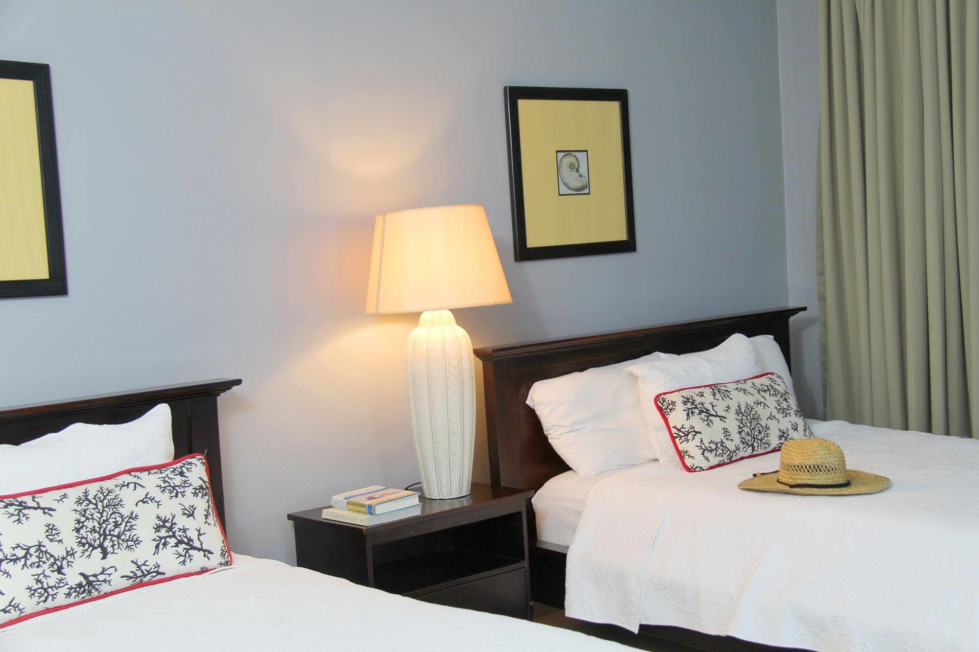 Marina Hotel At Shelter Bay Колон Екстериор снимка