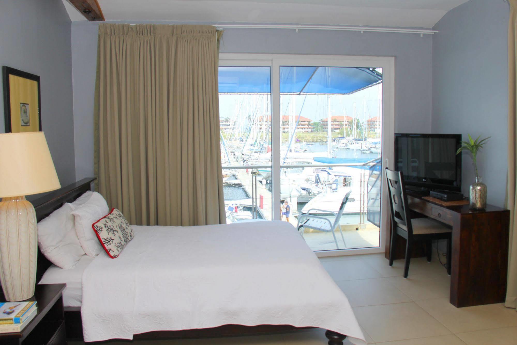 Marina Hotel At Shelter Bay Колон Екстериор снимка
