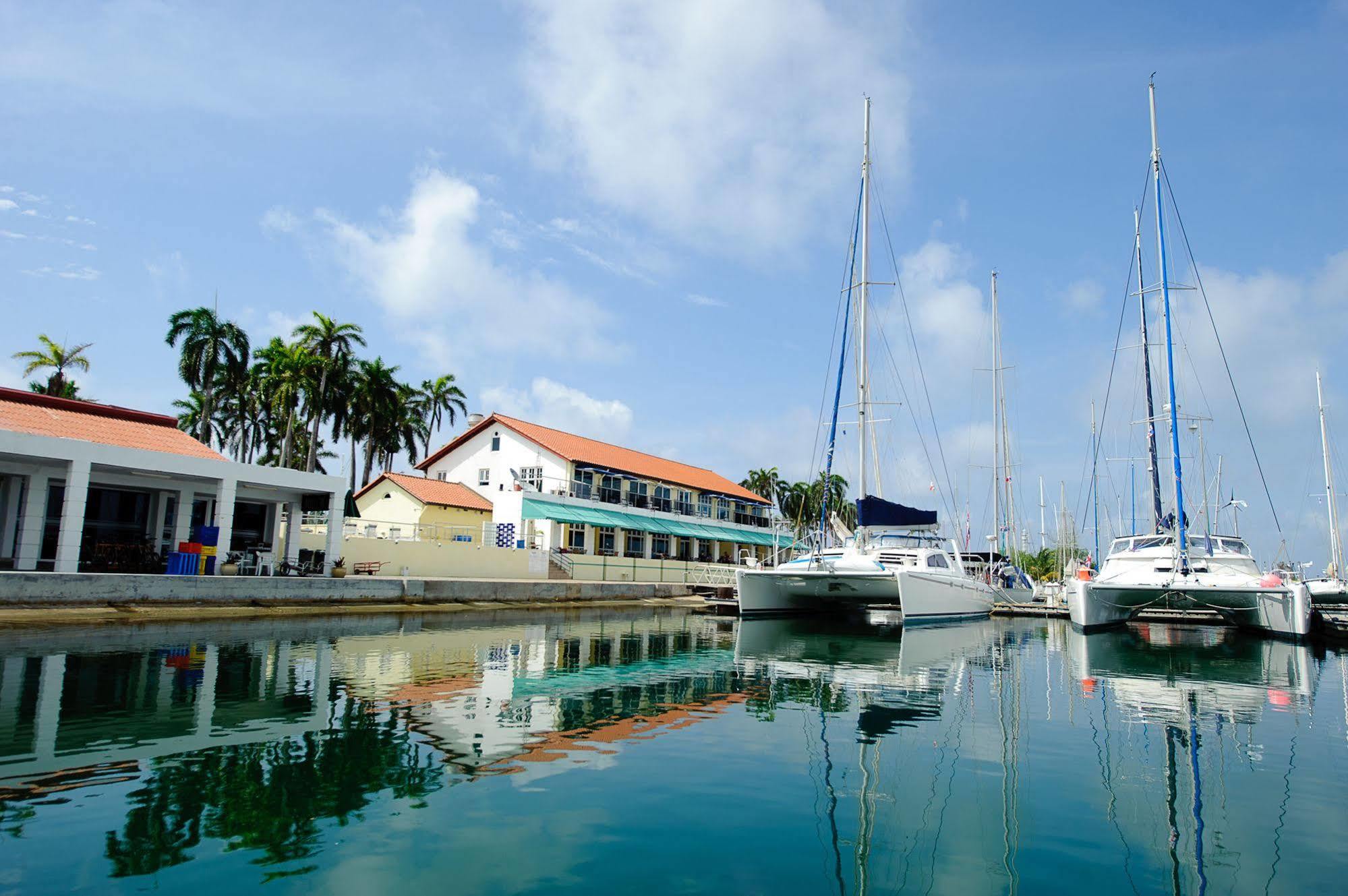 Marina Hotel At Shelter Bay Колон Екстериор снимка